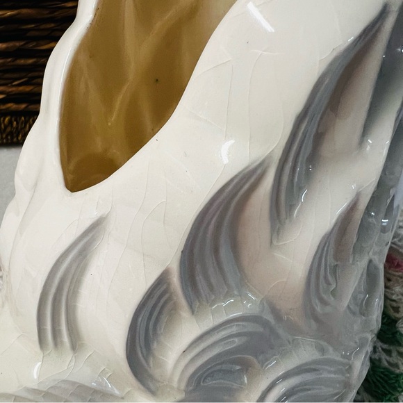 Vintage White Ceramic Swan Planter Mid-Century Modern Coastal Decor Elegant Bird - Picture 10 of 16